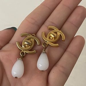 Vintage CHANEL 90s Teardrop Pearl CC Earrings Gold clip on